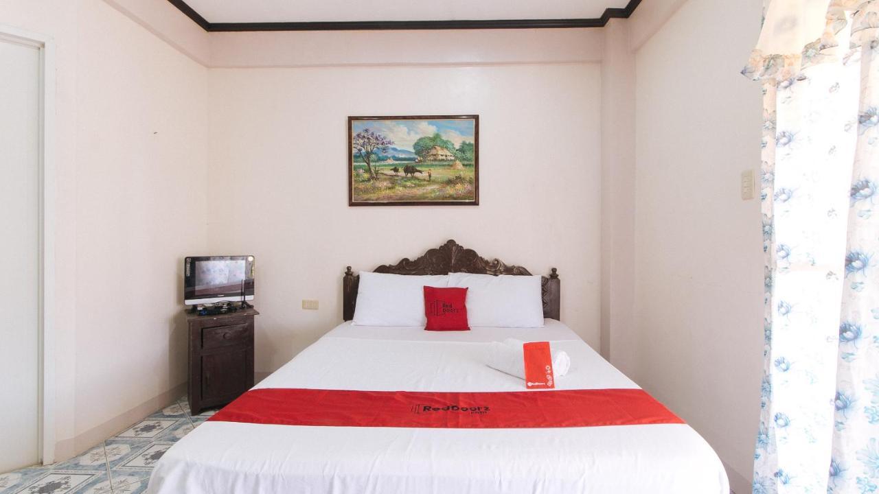Reddoorz @ Seasun Beach Resort And Hotel Zambales Santa Cruz  Экстерьер фото